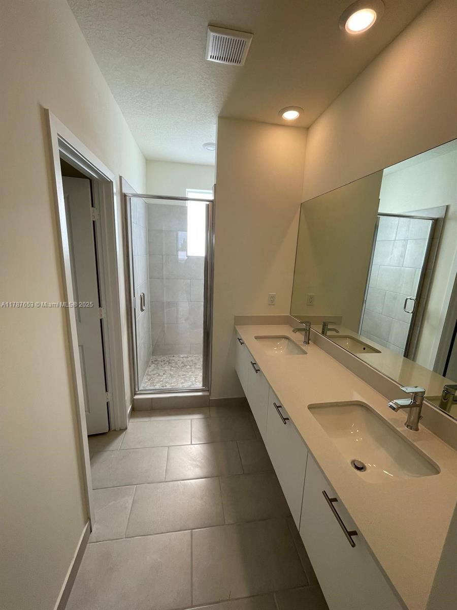 Landmark At Doral Condo - Residential Lease