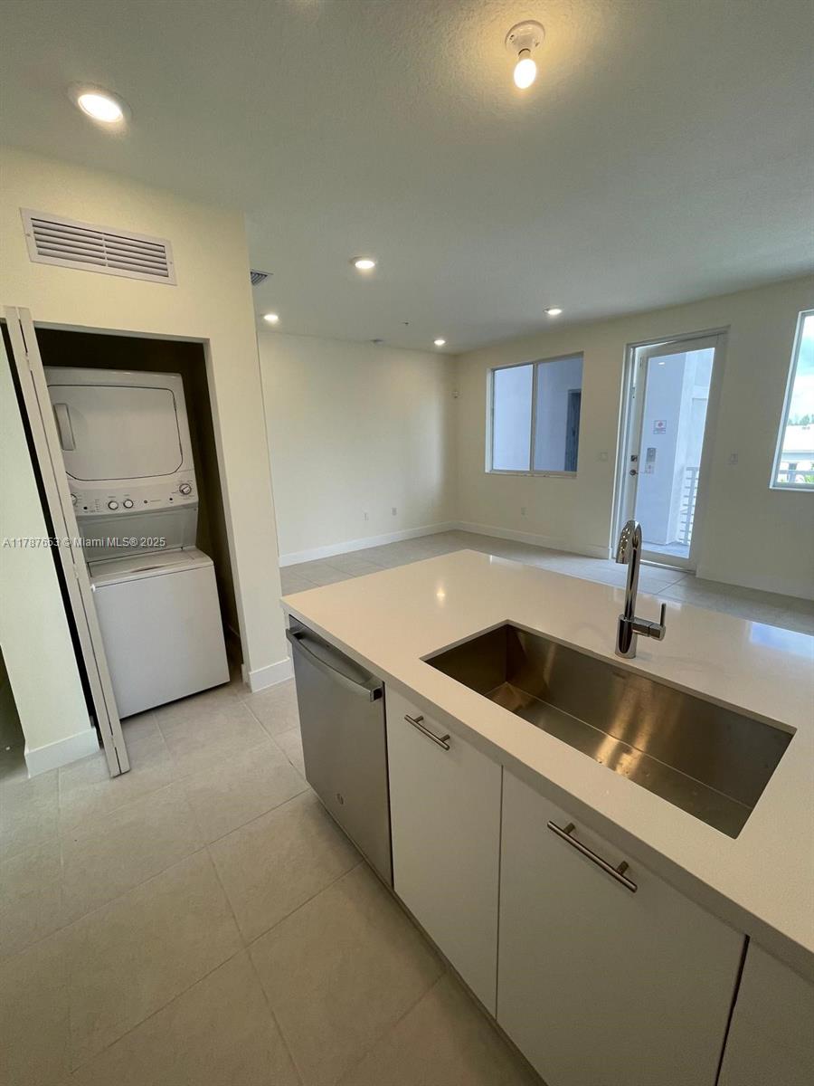 Landmark At Doral Condo - Residential Lease