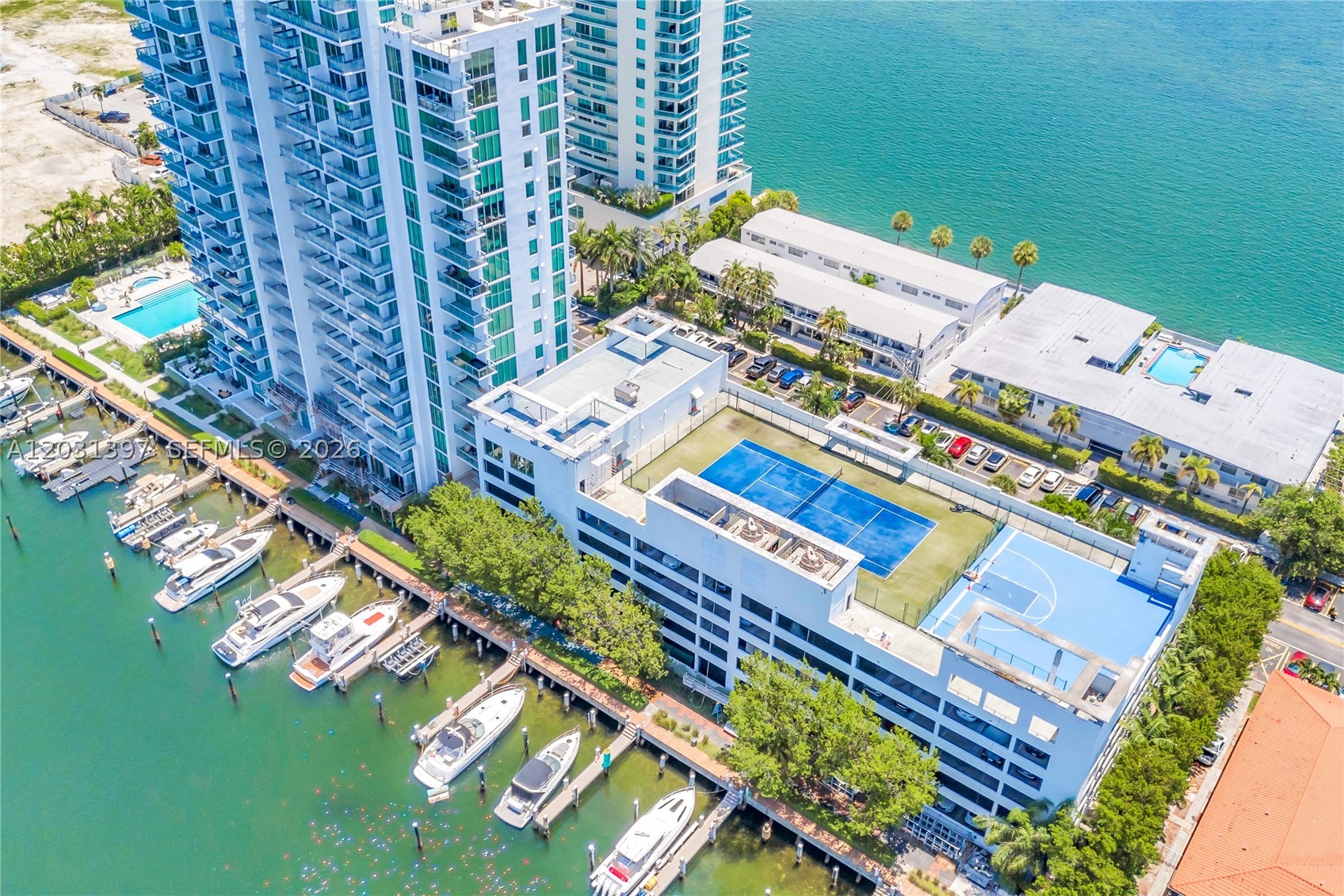 Eloquence On The Bay Condo - Residential