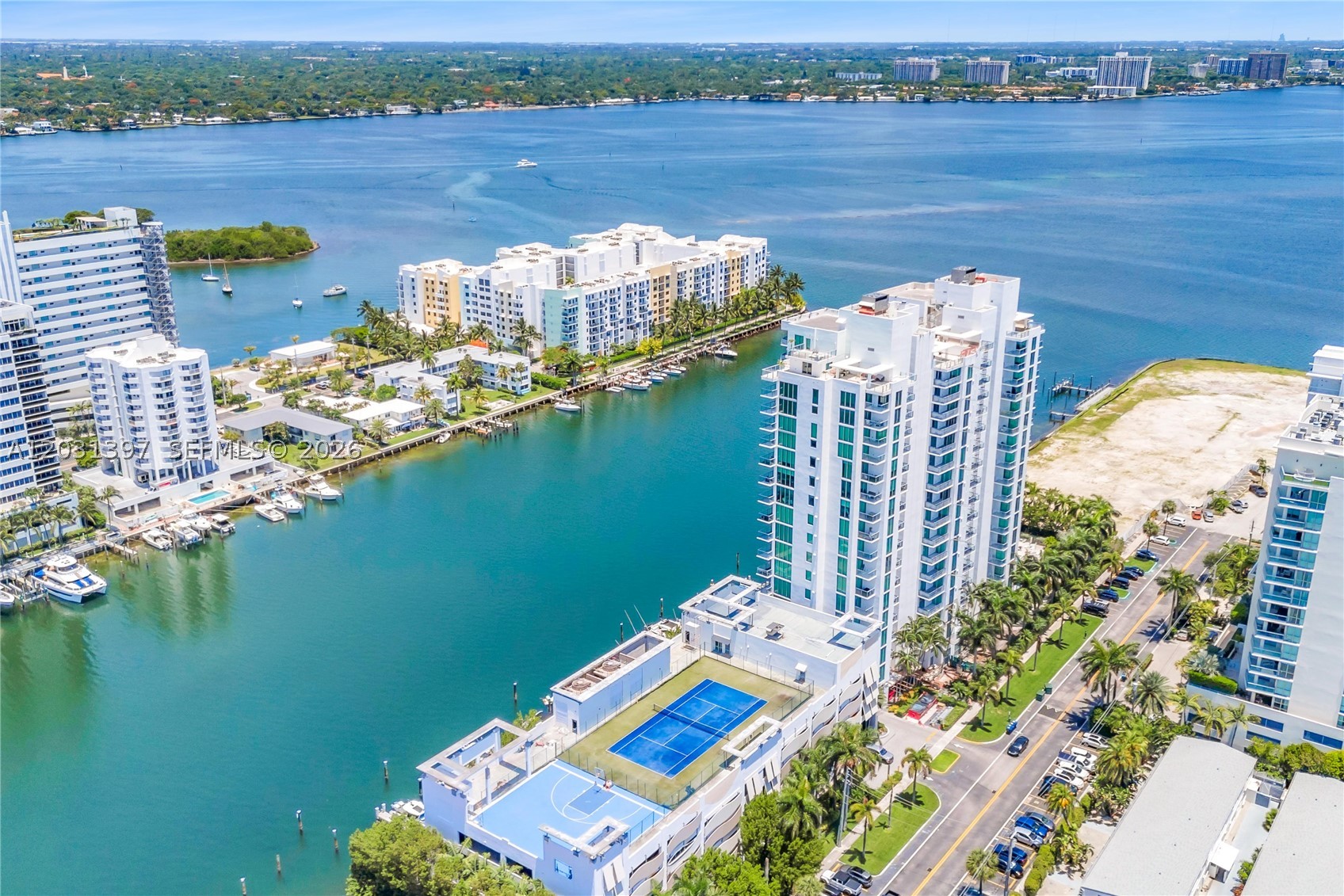 Eloquence On The Bay Condo - Residential