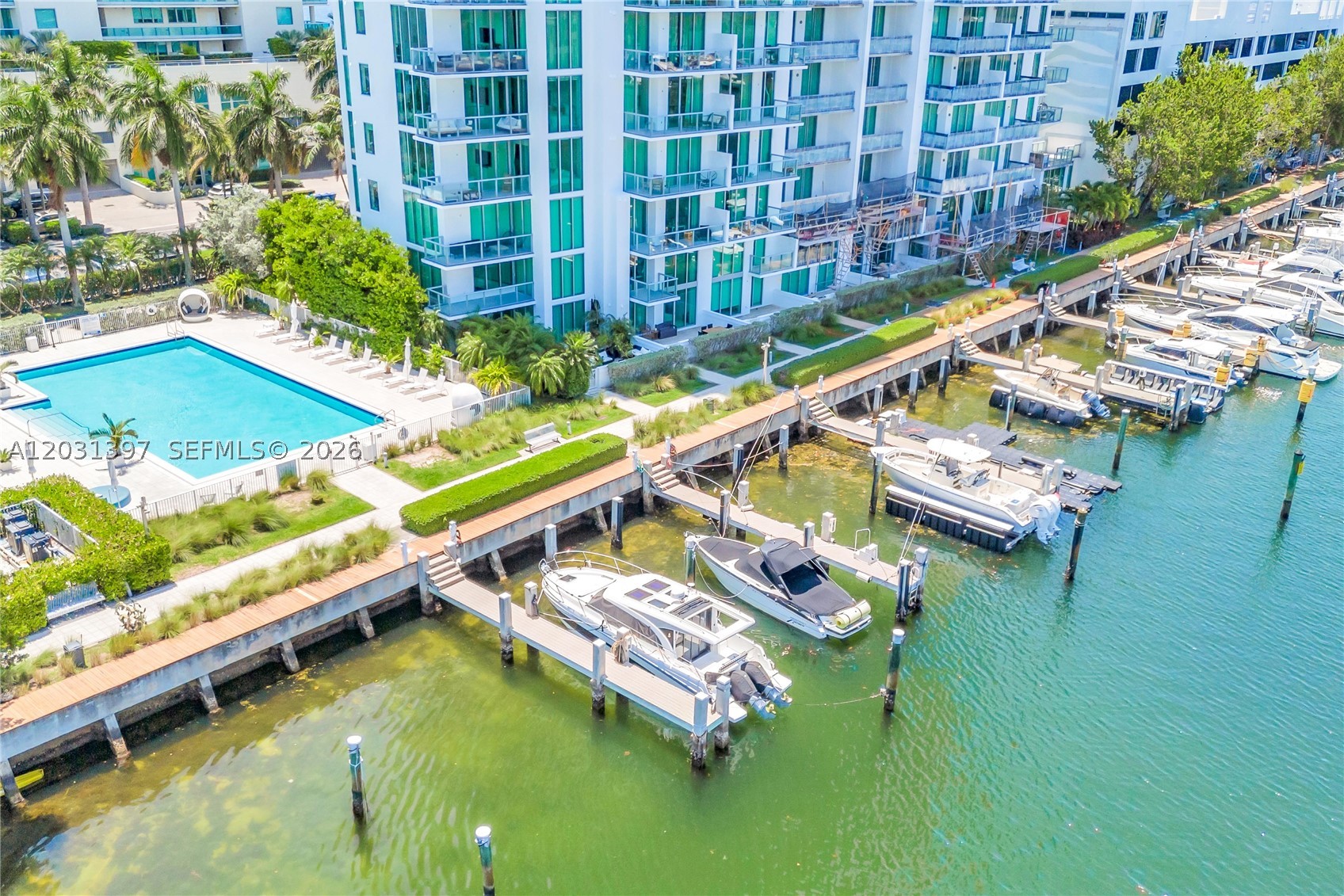 Eloquence On The Bay Condo - Residential