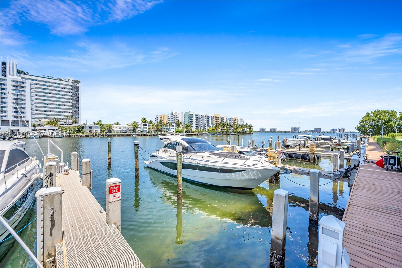 Eloquence On The Bay Condo - Residential