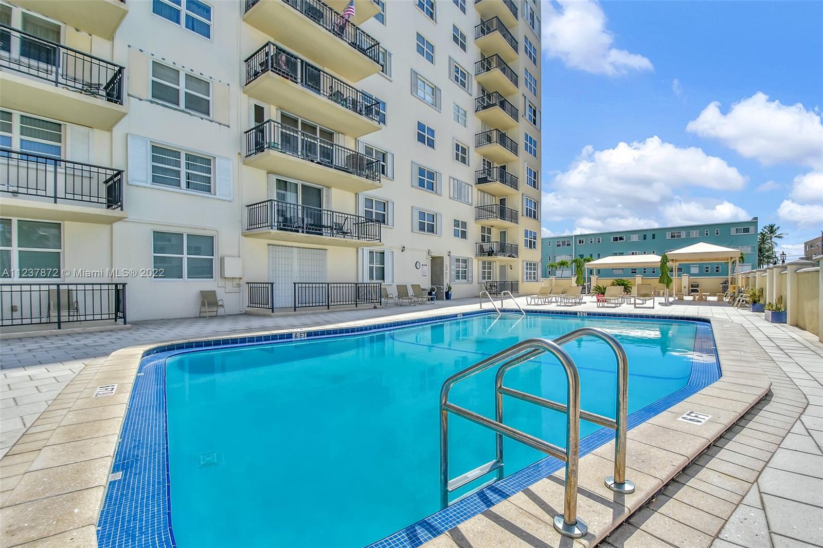 OXFORD TOWERS CONDO - Residential
