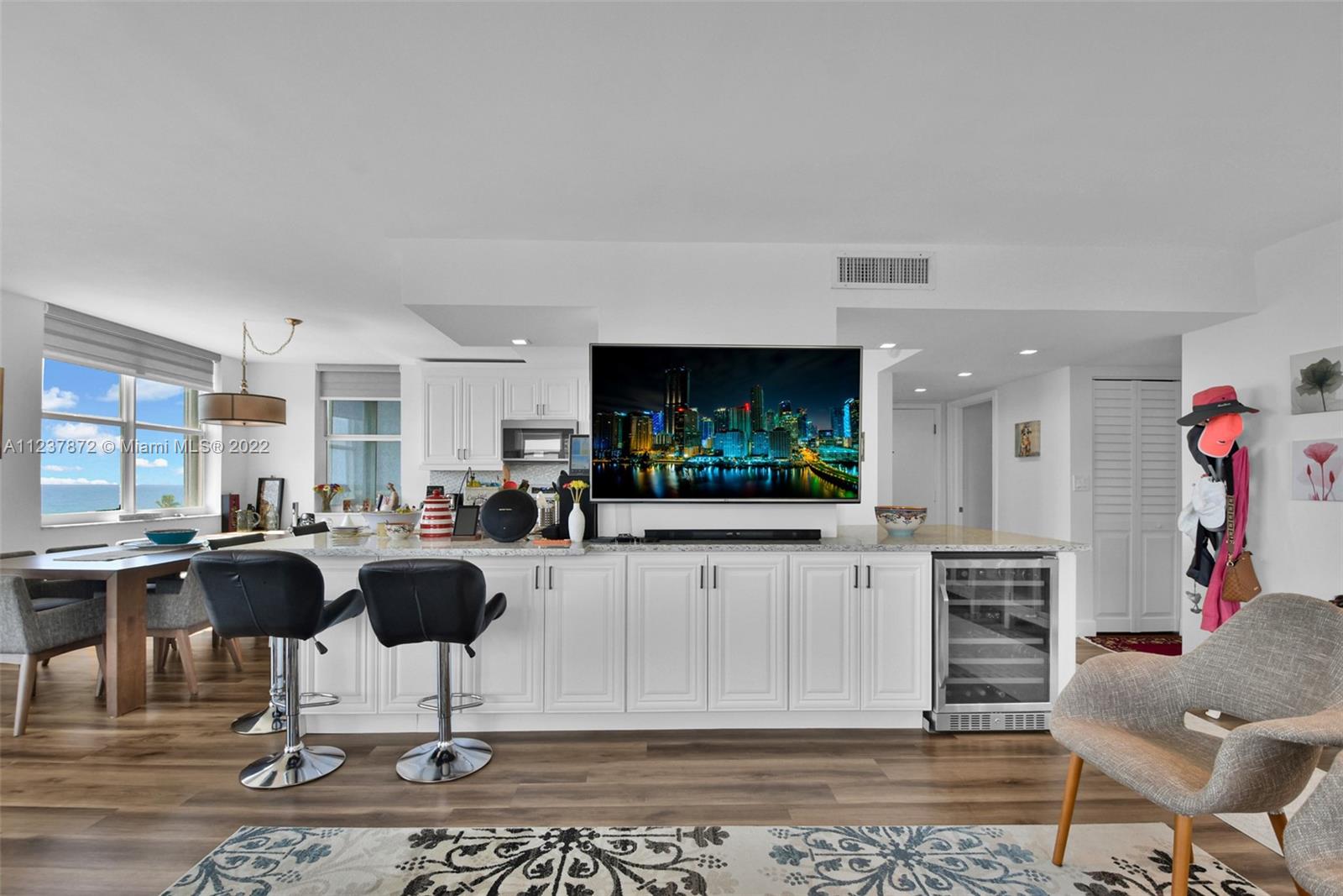 OXFORD TOWERS CONDO - Residential