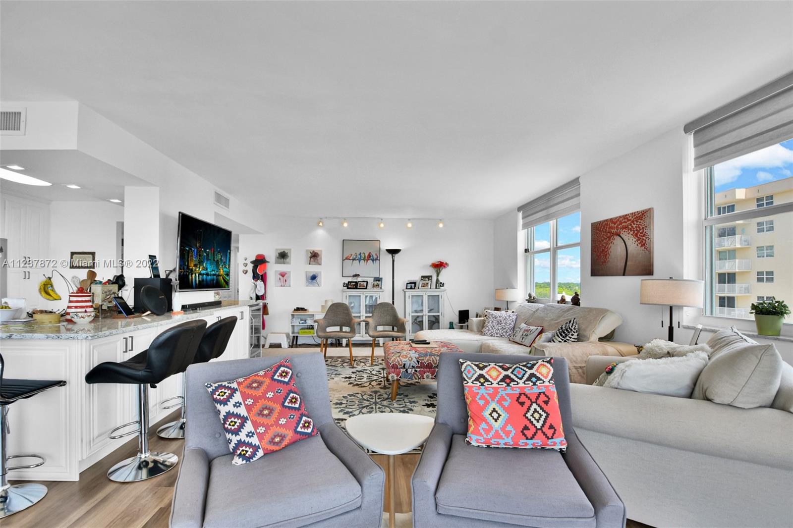 OXFORD TOWERS CONDO - Residential