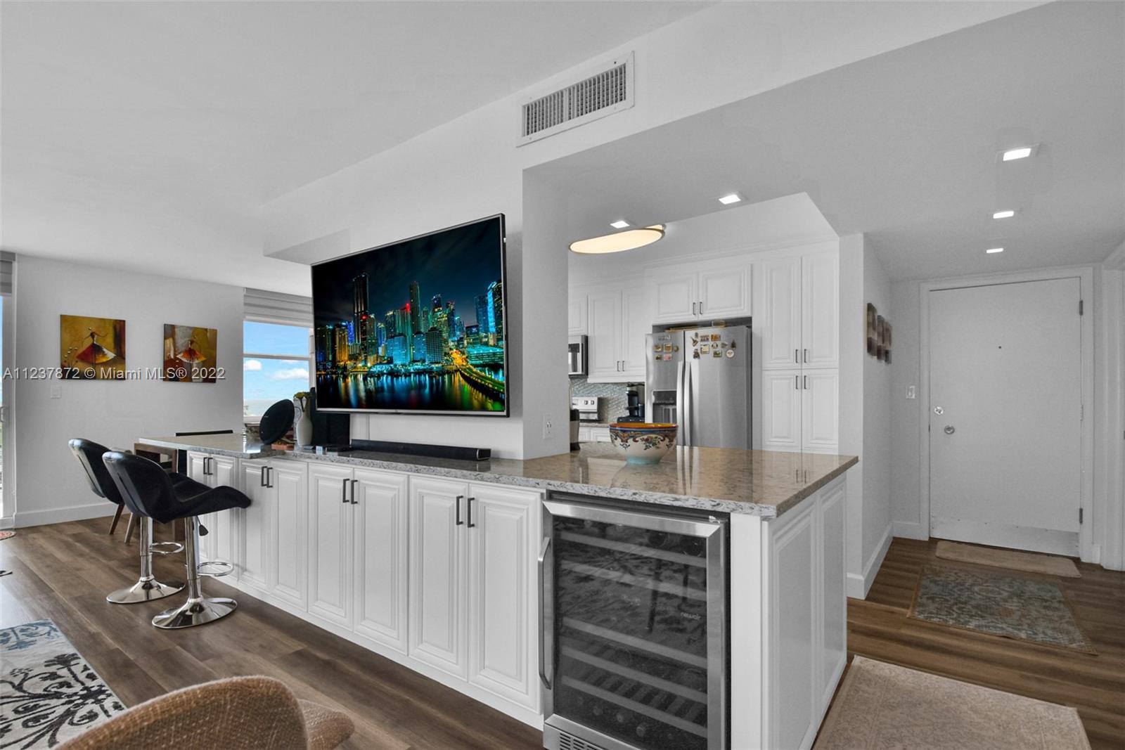 OXFORD TOWERS CONDO - Residential
