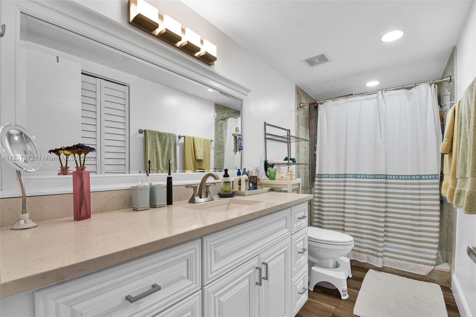 OXFORD TOWERS CONDO - Residential