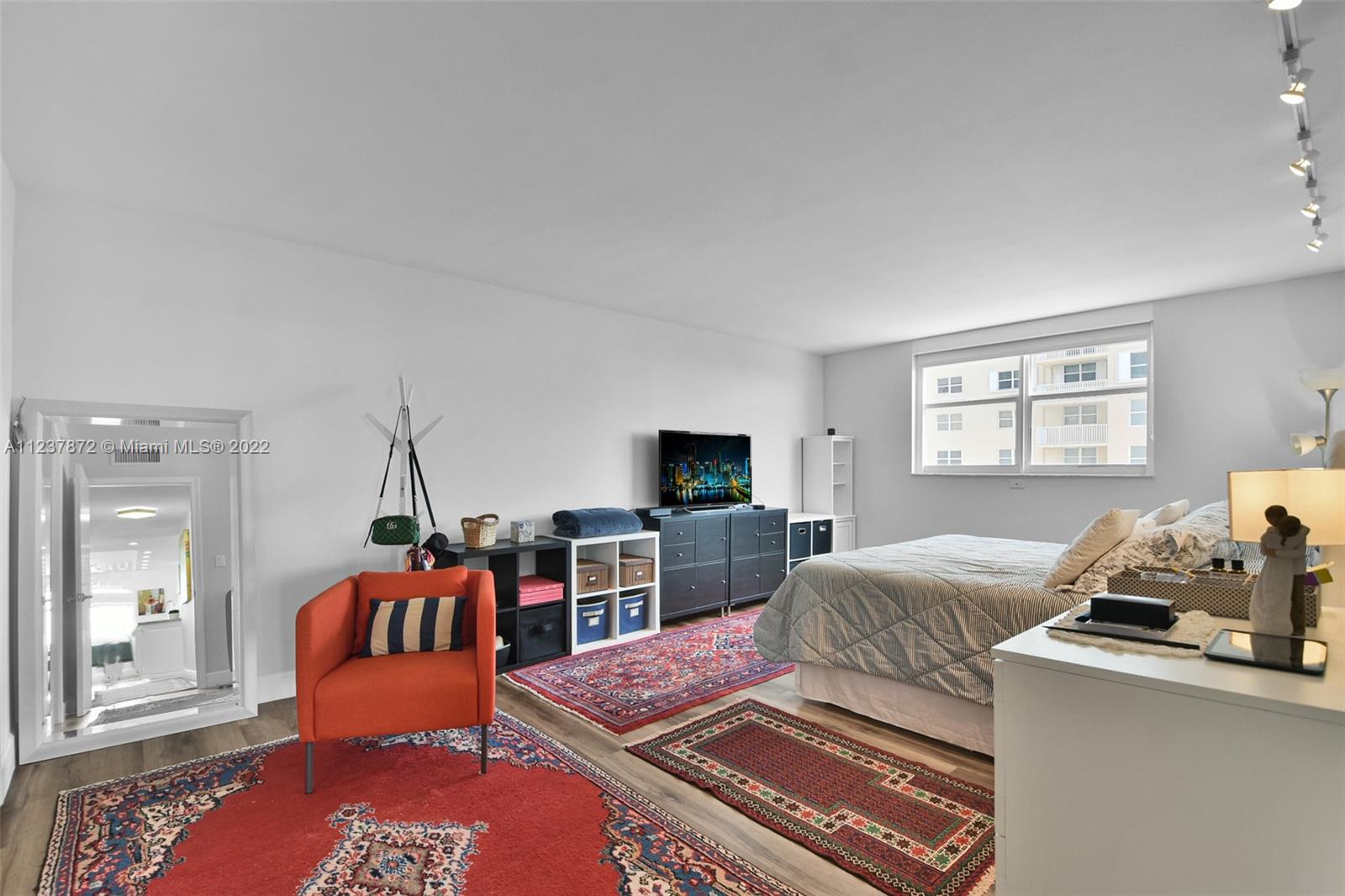 OXFORD TOWERS CONDO - Residential