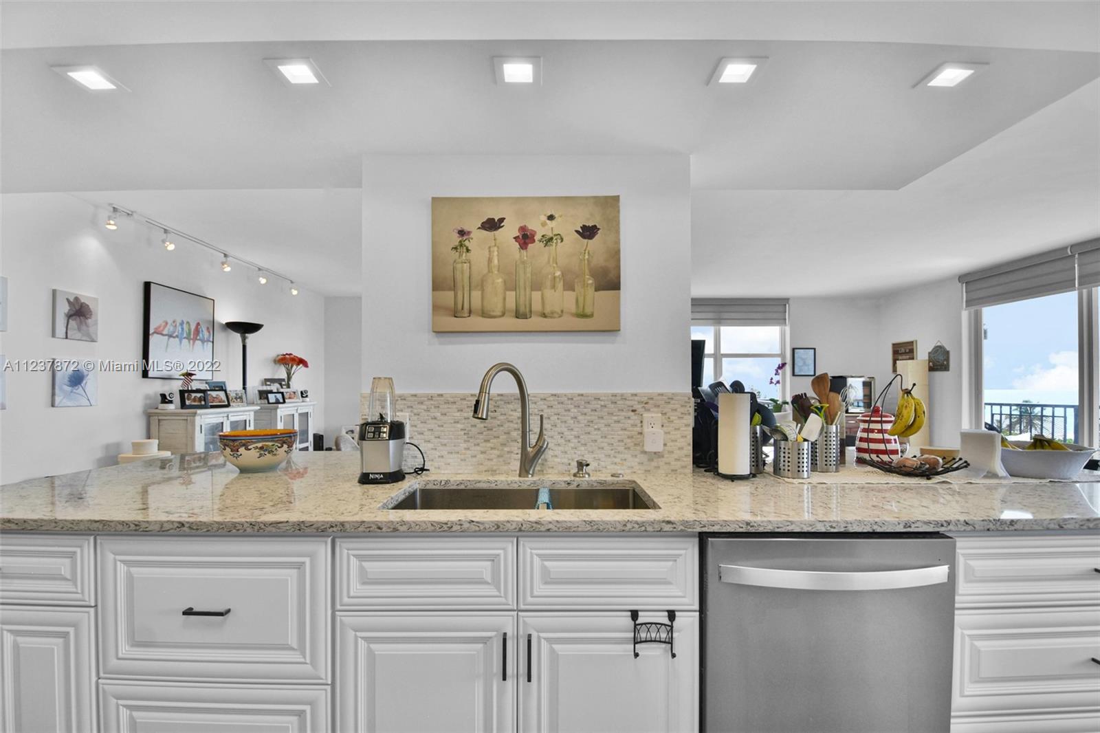 OXFORD TOWERS CONDO - Residential