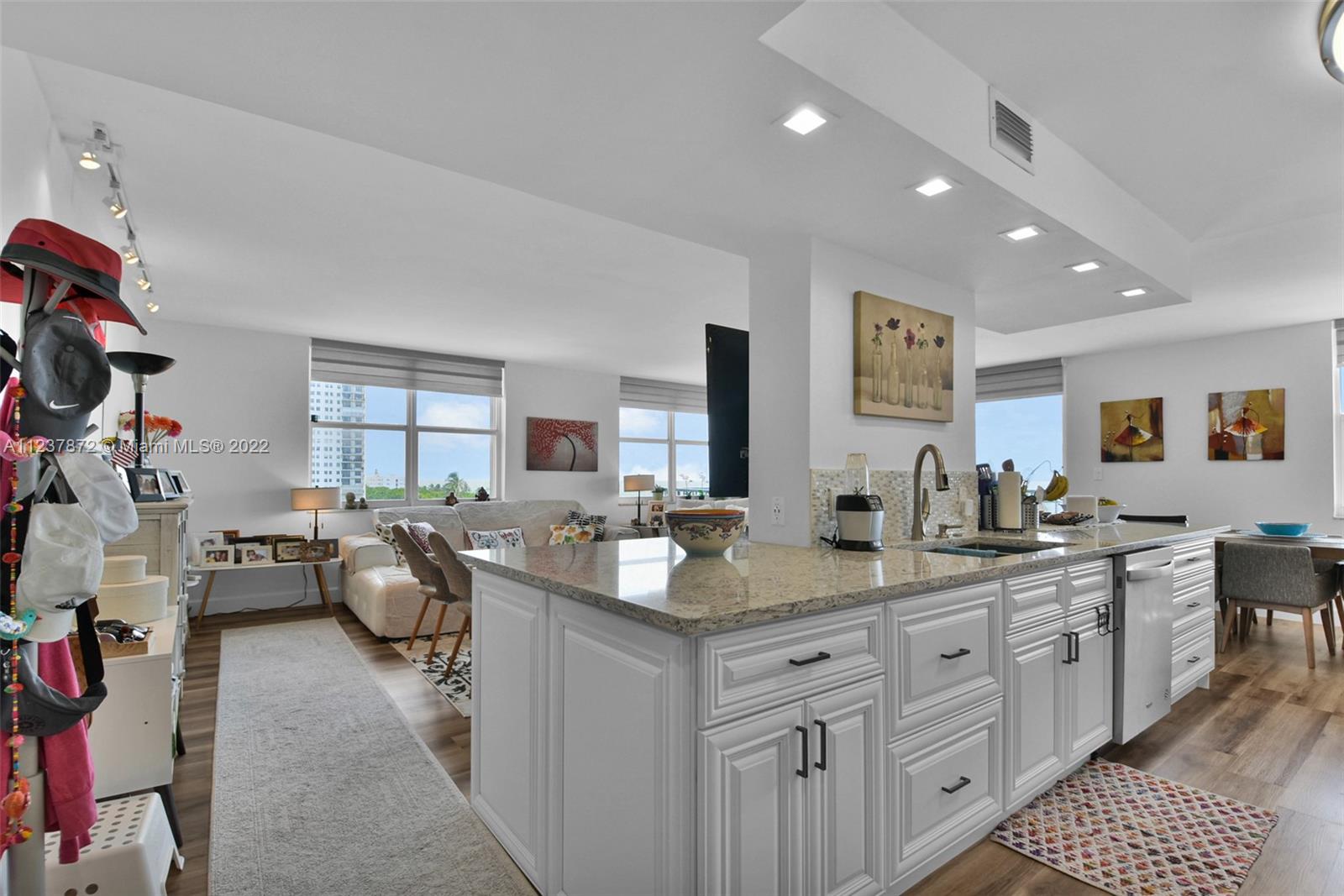 OXFORD TOWERS CONDO - Residential