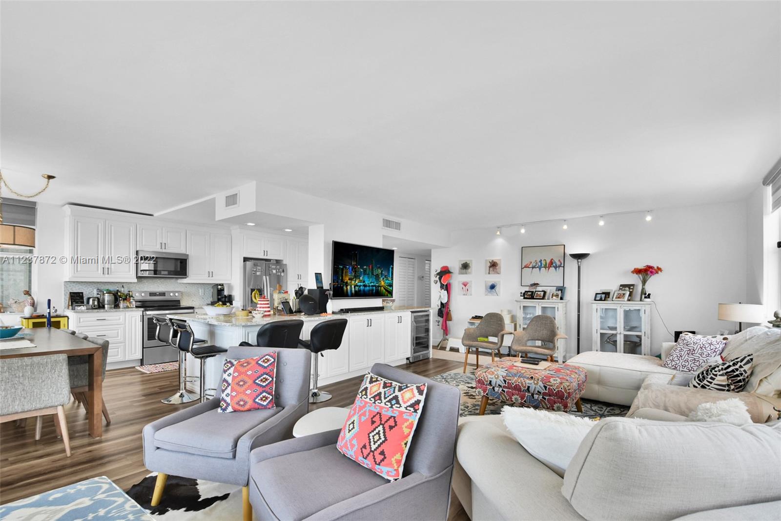 OXFORD TOWERS CONDO - Residential