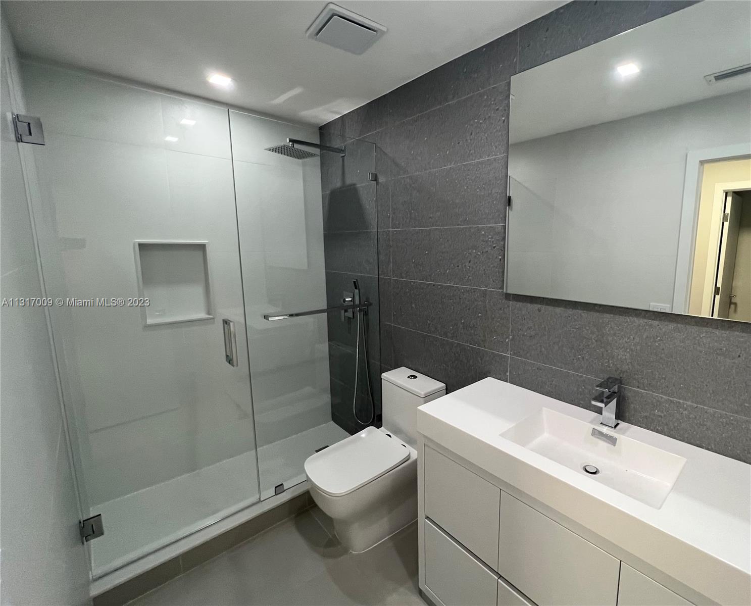 CENTRAL DANIA HEIGHTS - Residential Lease