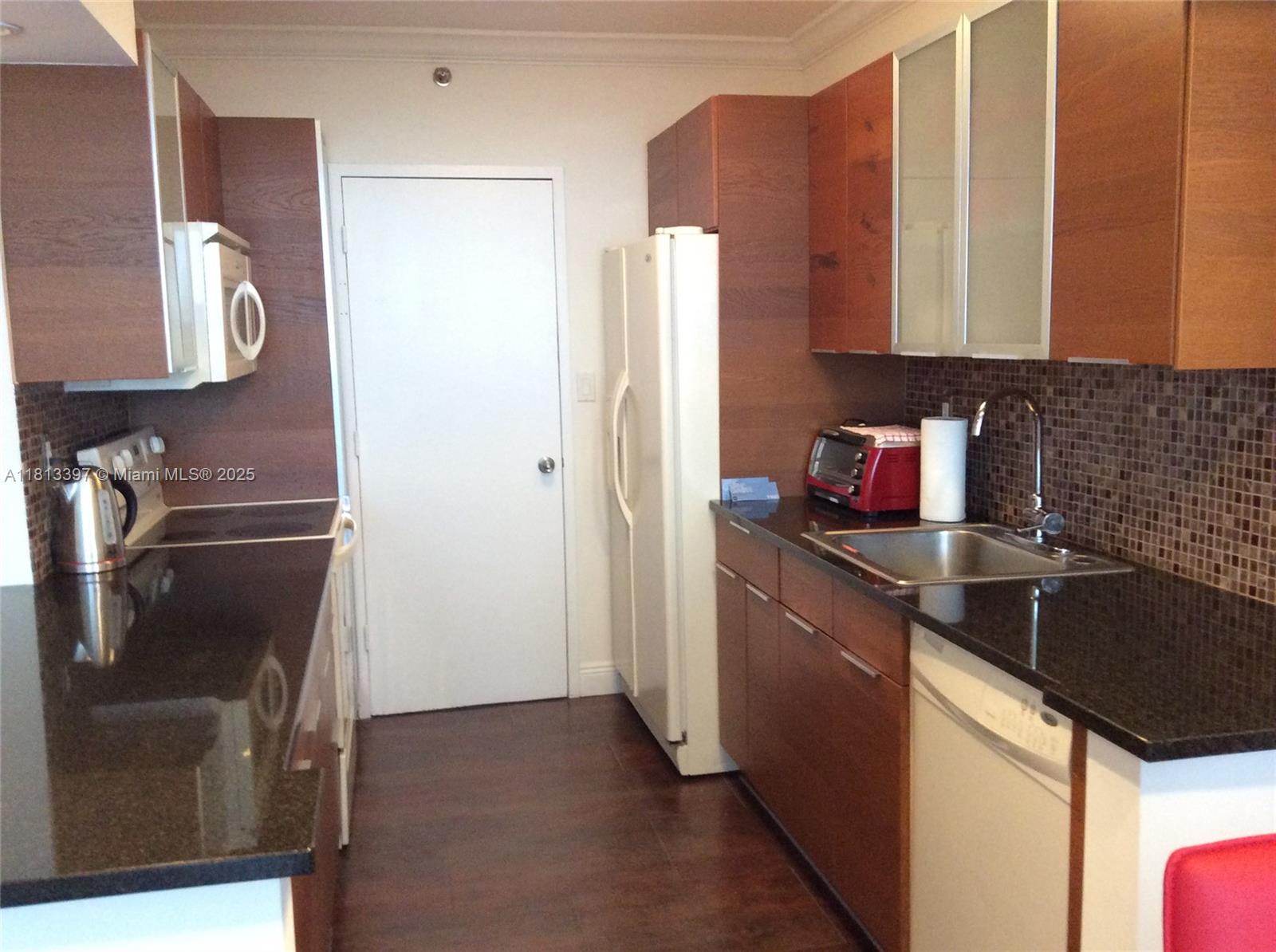 THE DECOPLAGE CONDO - Residential