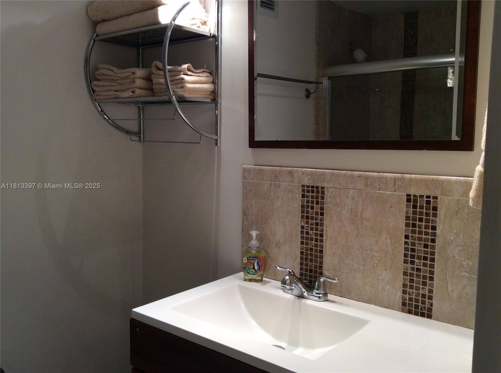THE DECOPLAGE CONDO - Residential