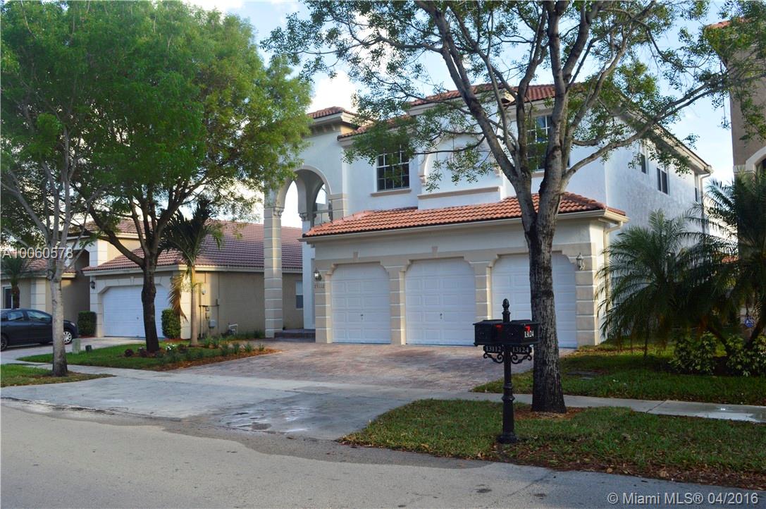 FULLY RENOVATED, PRICED TO SELL!!  5 bed, 3 bath, loft/den, 3 car garage.  Master bath with roman tub, shower, granite countertops.  New kitchen with stainless steel appliances, granite countertops and wood cabinets.  New flooring throughout entire home, new AC's.  Lakefront view & spacious backyard.  Great neighborhood with 24HR security, low maintenance, charter school, and highways nearby.  Don't miss out!