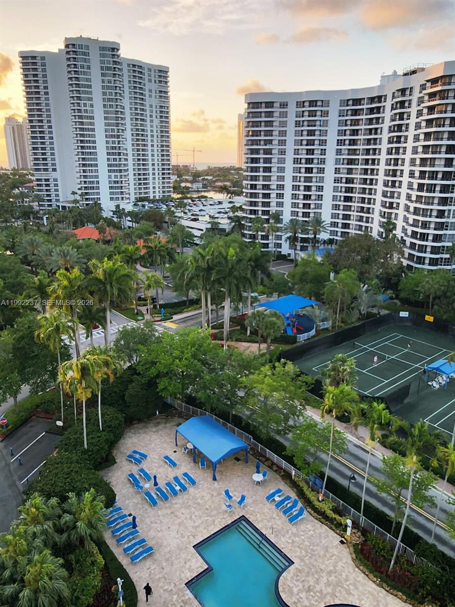 MYSTIC POINTE TOWER 400 C - Residential