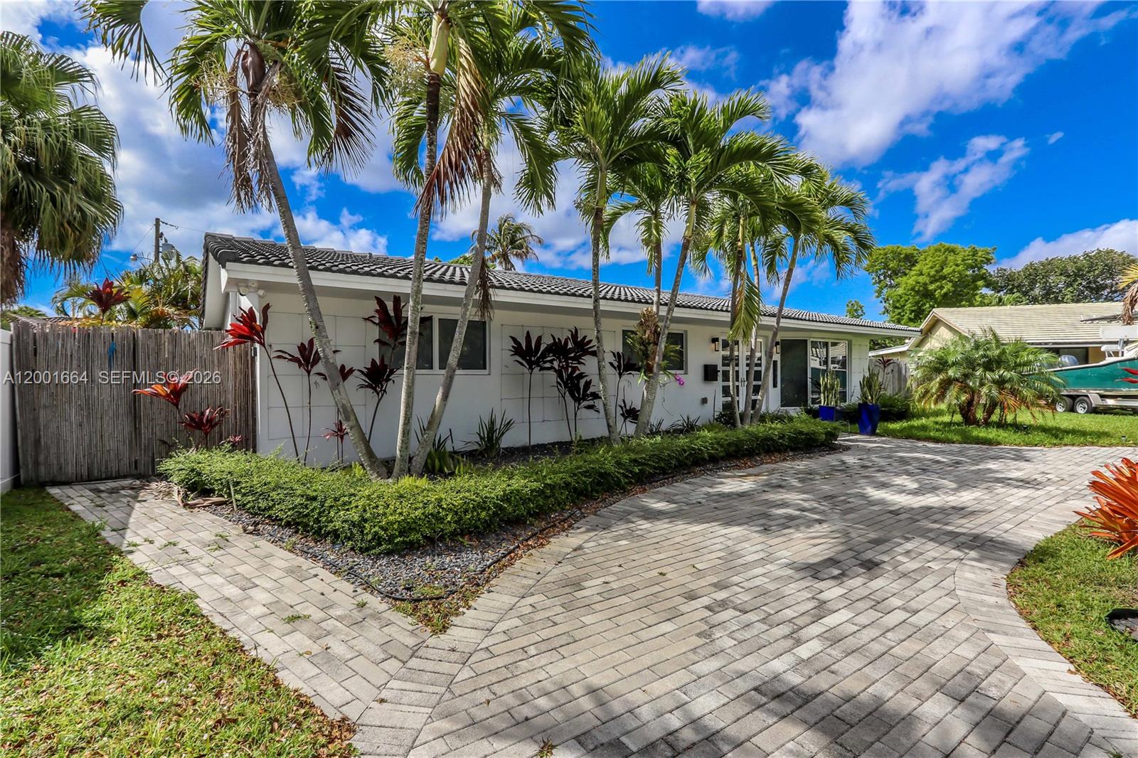 HOLLYWOOD GOLF ESTATES SE - Residential