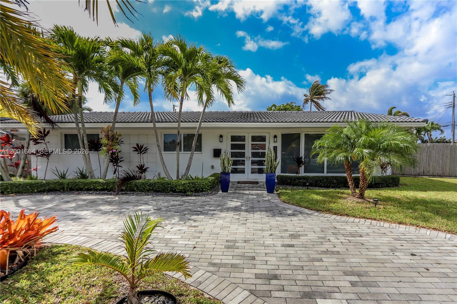 HOLLYWOOD GOLF ESTATES SE - Residential