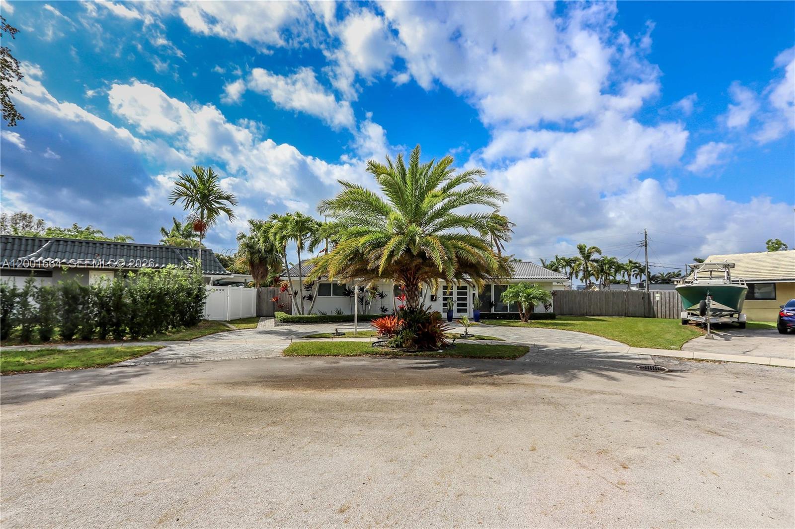 HOLLYWOOD GOLF ESTATES SE - Residential