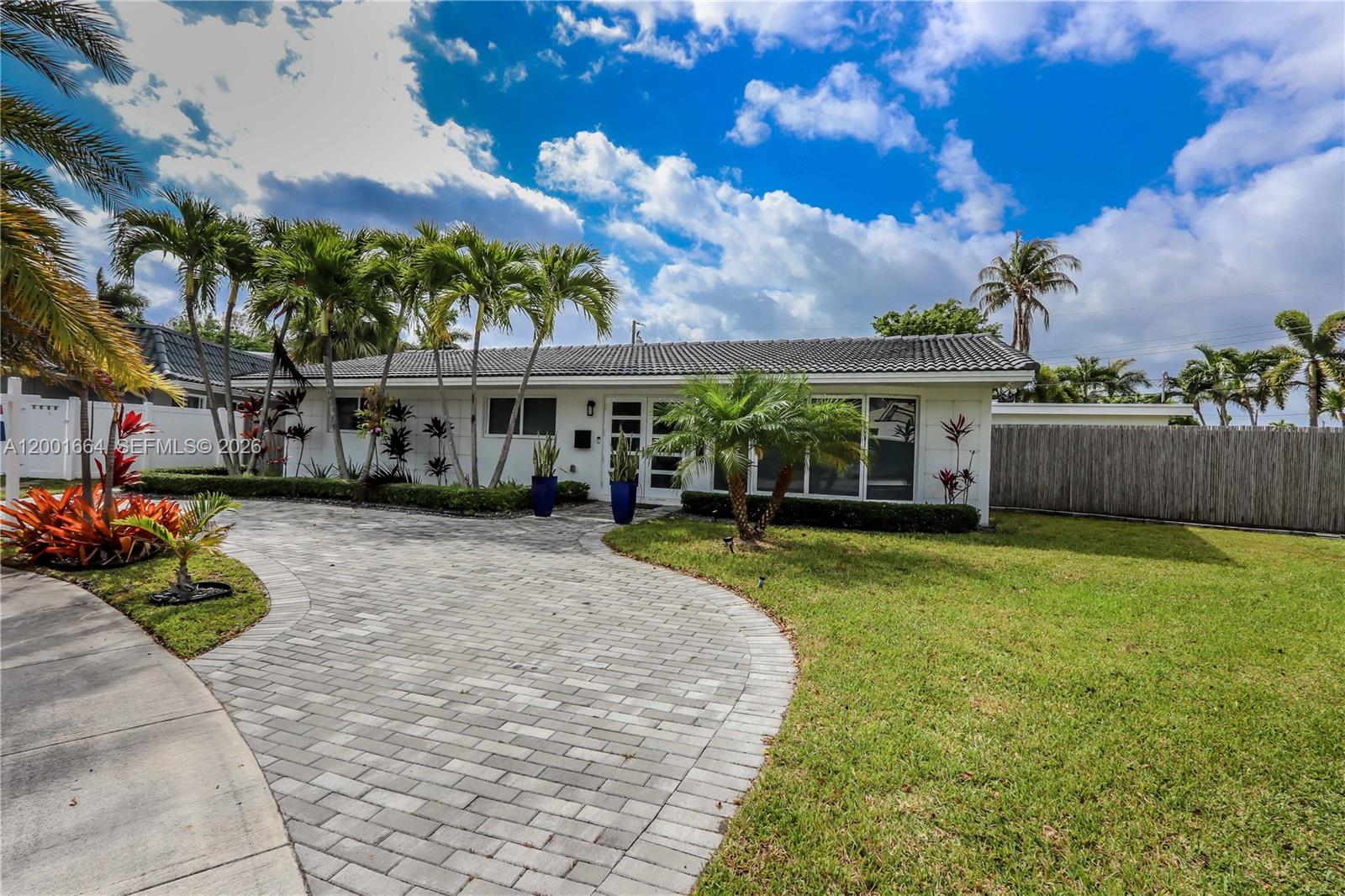 HOLLYWOOD GOLF ESTATES SE - Residential