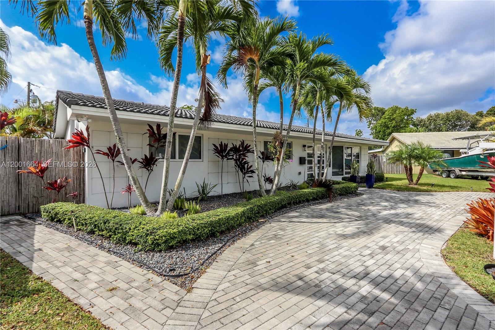 HOLLYWOOD GOLF ESTATES SE - Residential