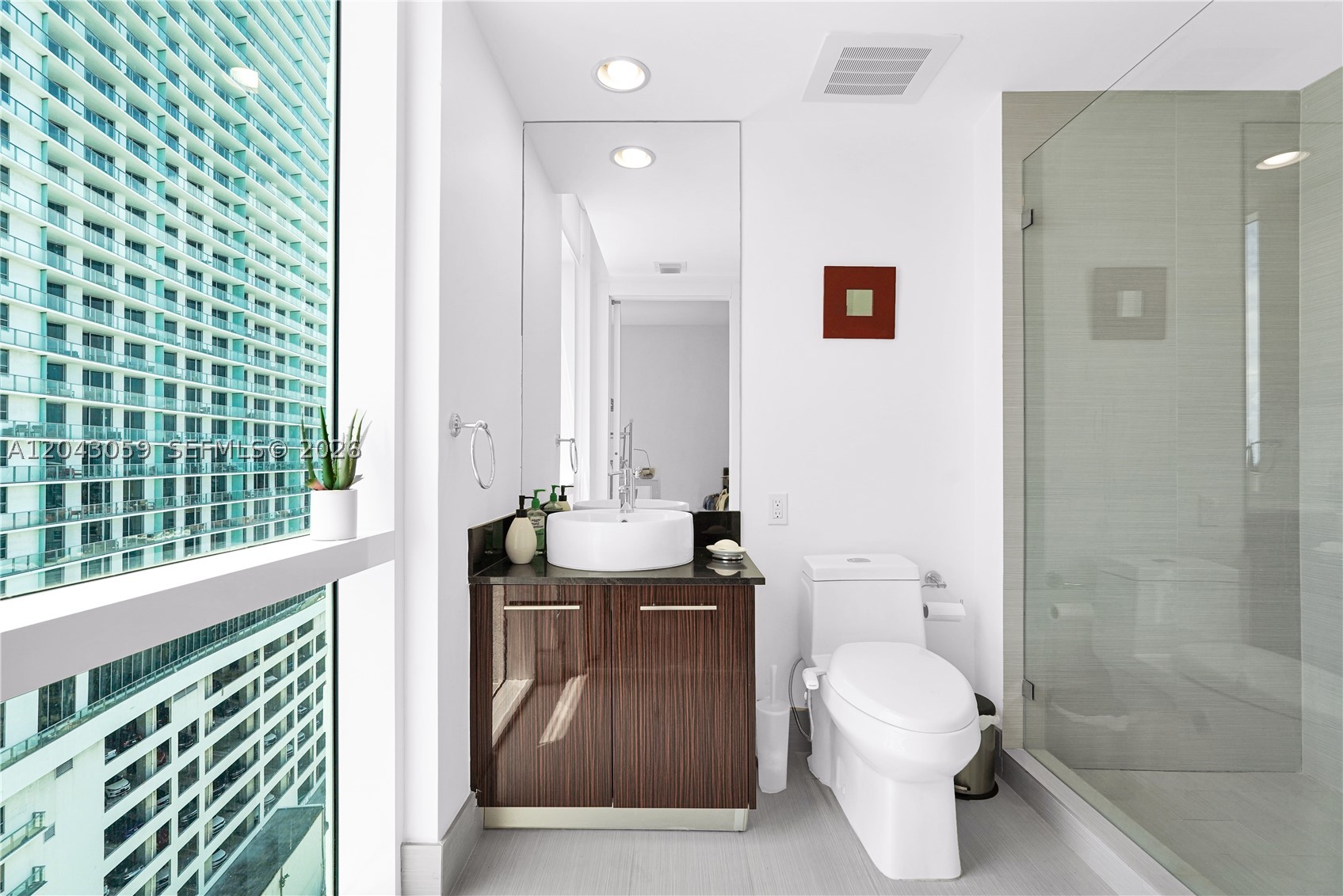 APOGEE BEACH CONDOMINIUM - Residential