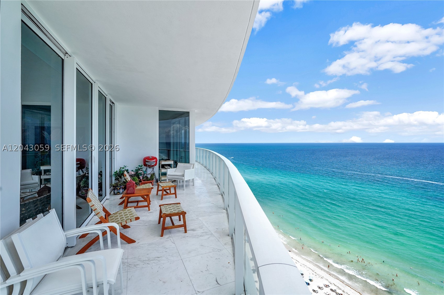 APOGEE BEACH CONDOMINIUM - Residential