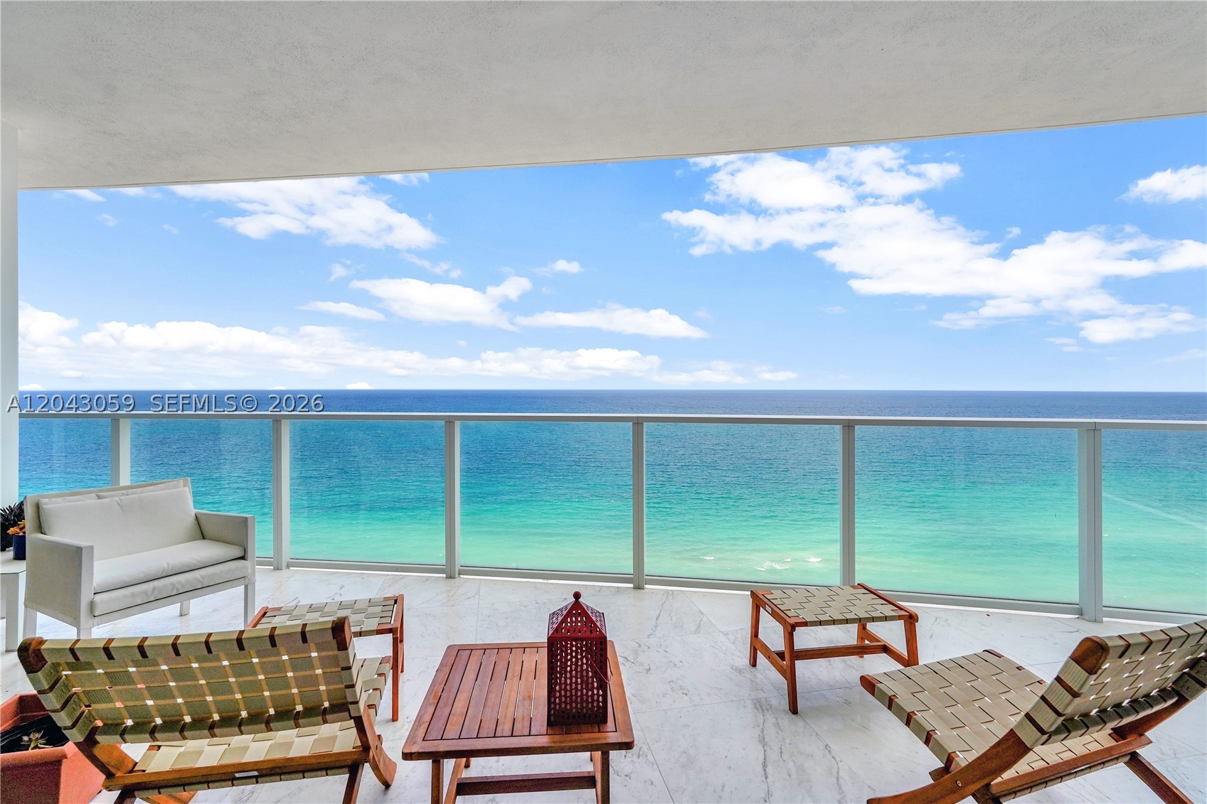 APOGEE BEACH CONDOMINIUM - Residential