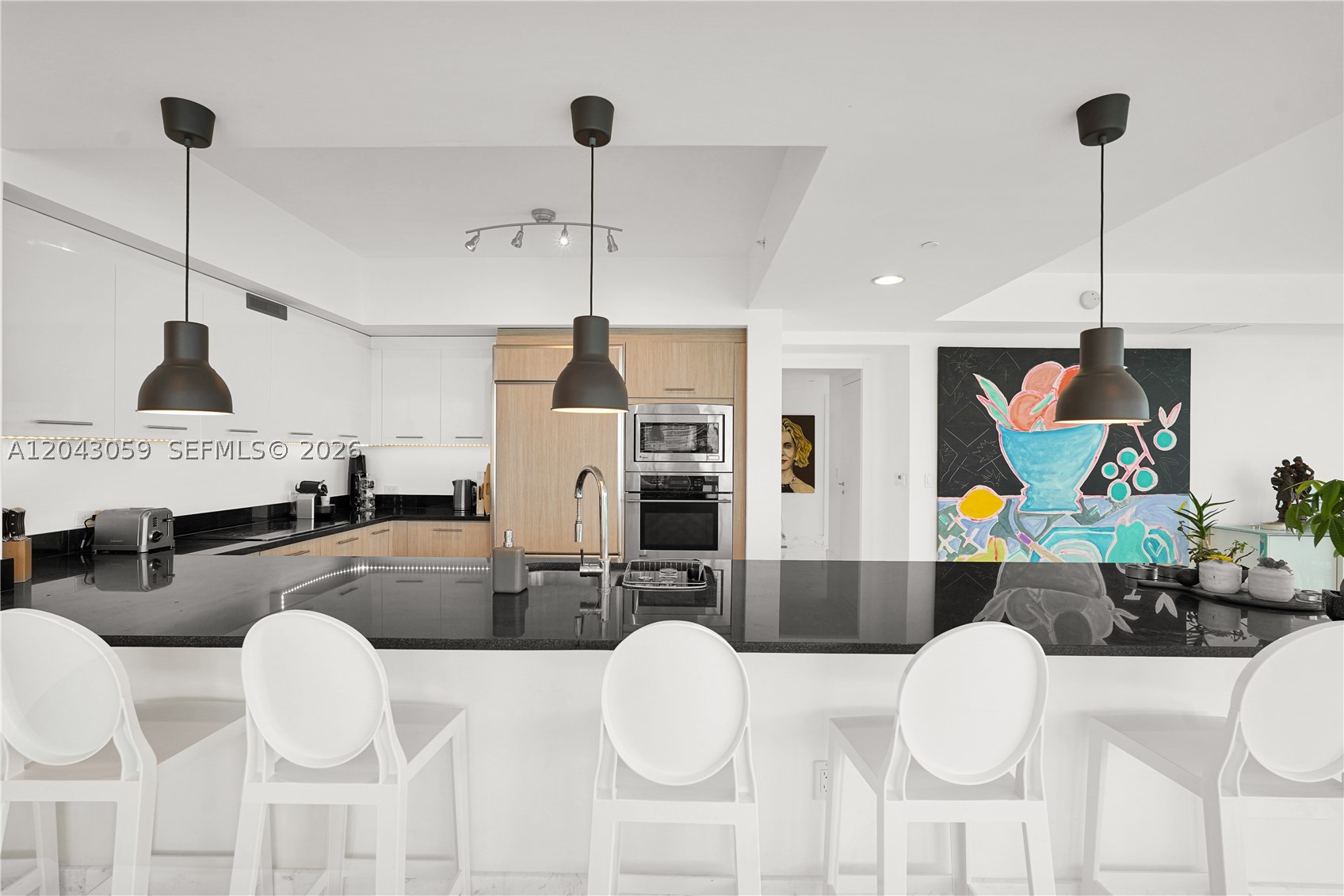 APOGEE BEACH CONDOMINIUM - Residential
