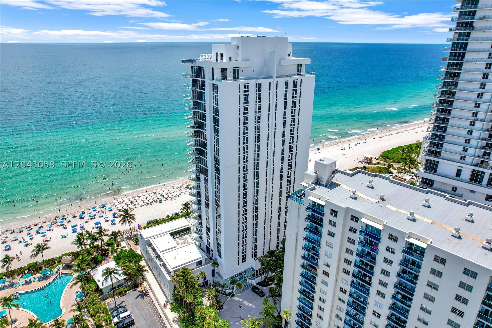 APOGEE BEACH CONDOMINIUM - Residential