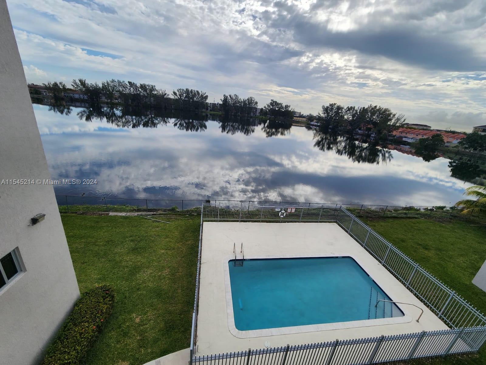 VISTA DEL LAGO I CONDO - Residential Lease