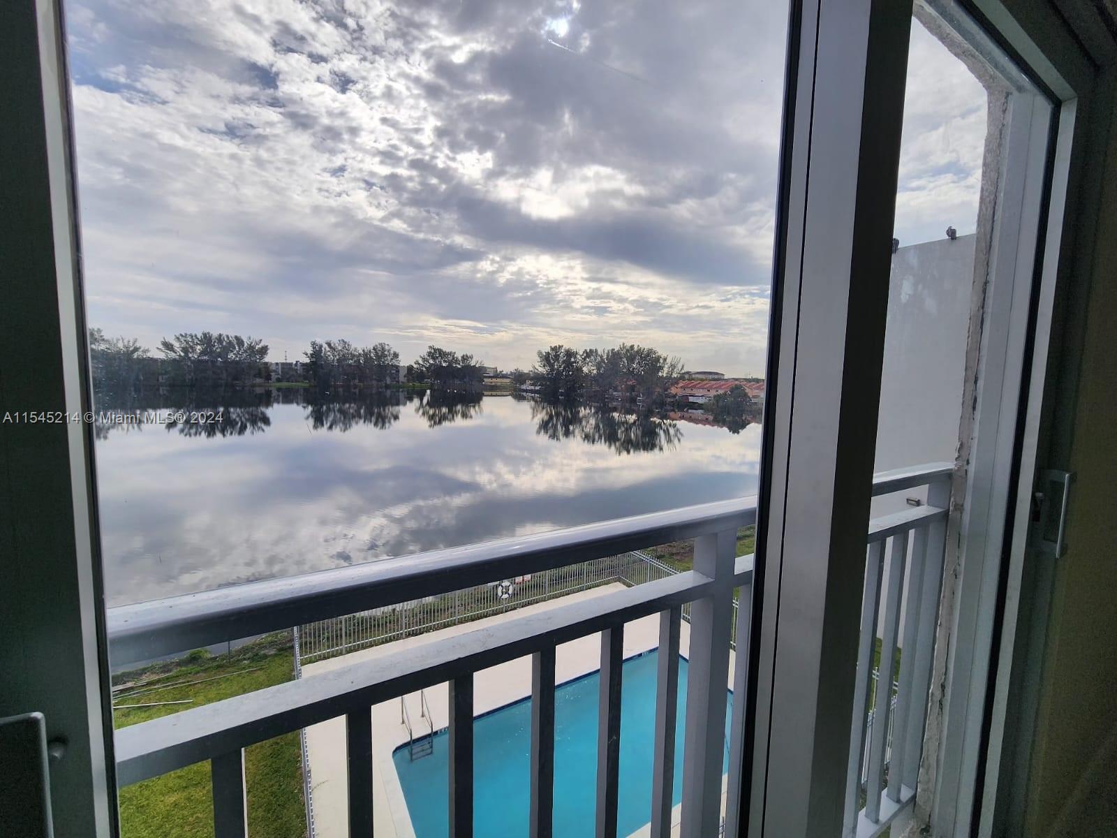 VISTA DEL LAGO I CONDO - Residential Lease