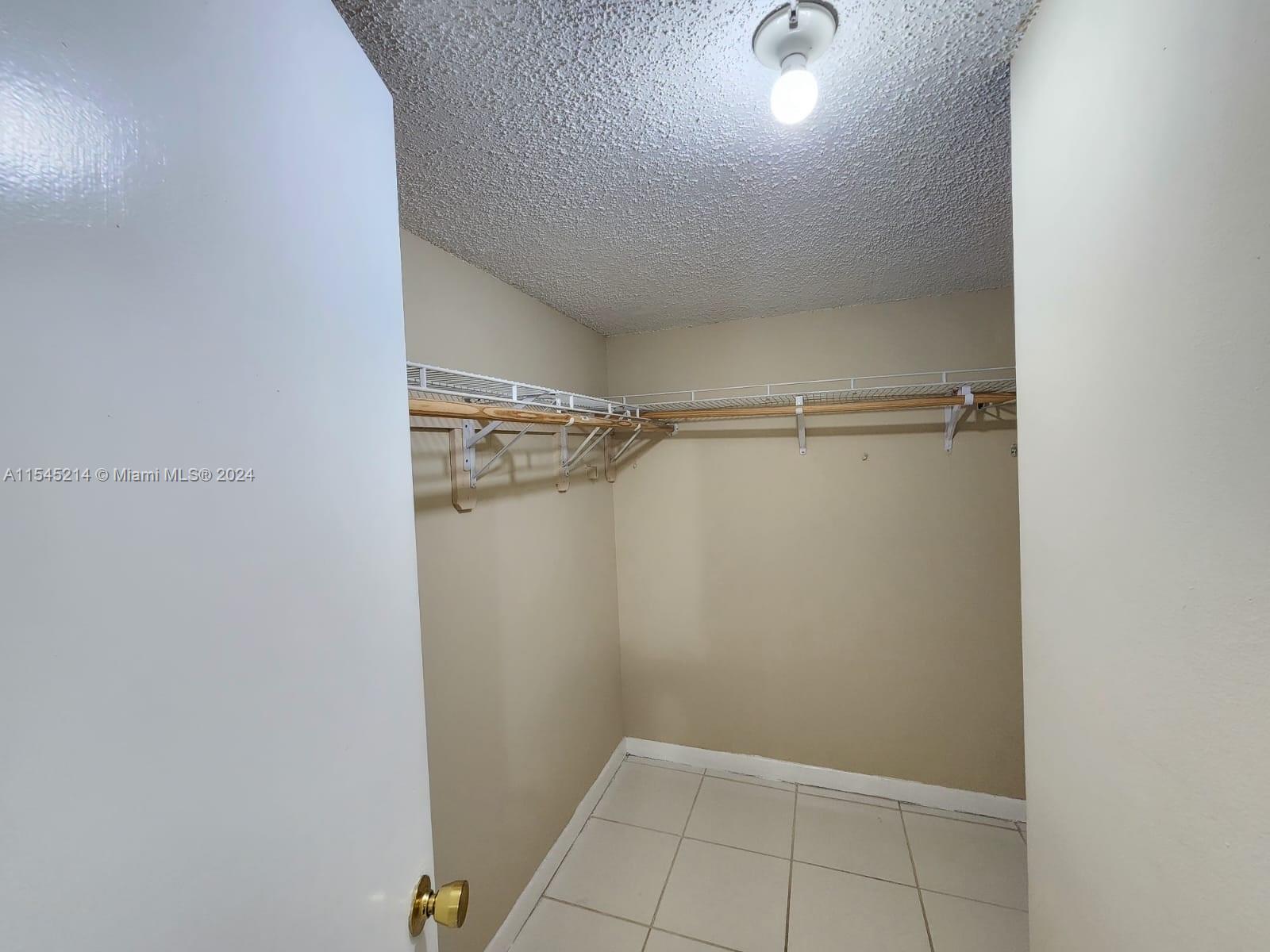 VISTA DEL LAGO I CONDO - Residential Lease