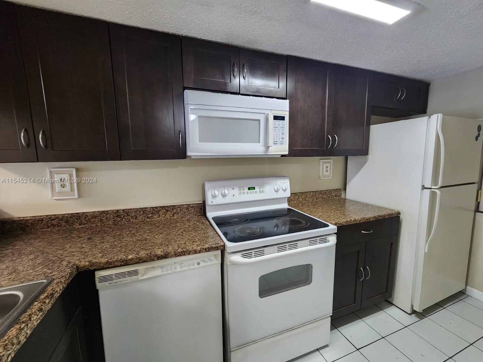 VISTA DEL LAGO I CONDO - Residential Lease