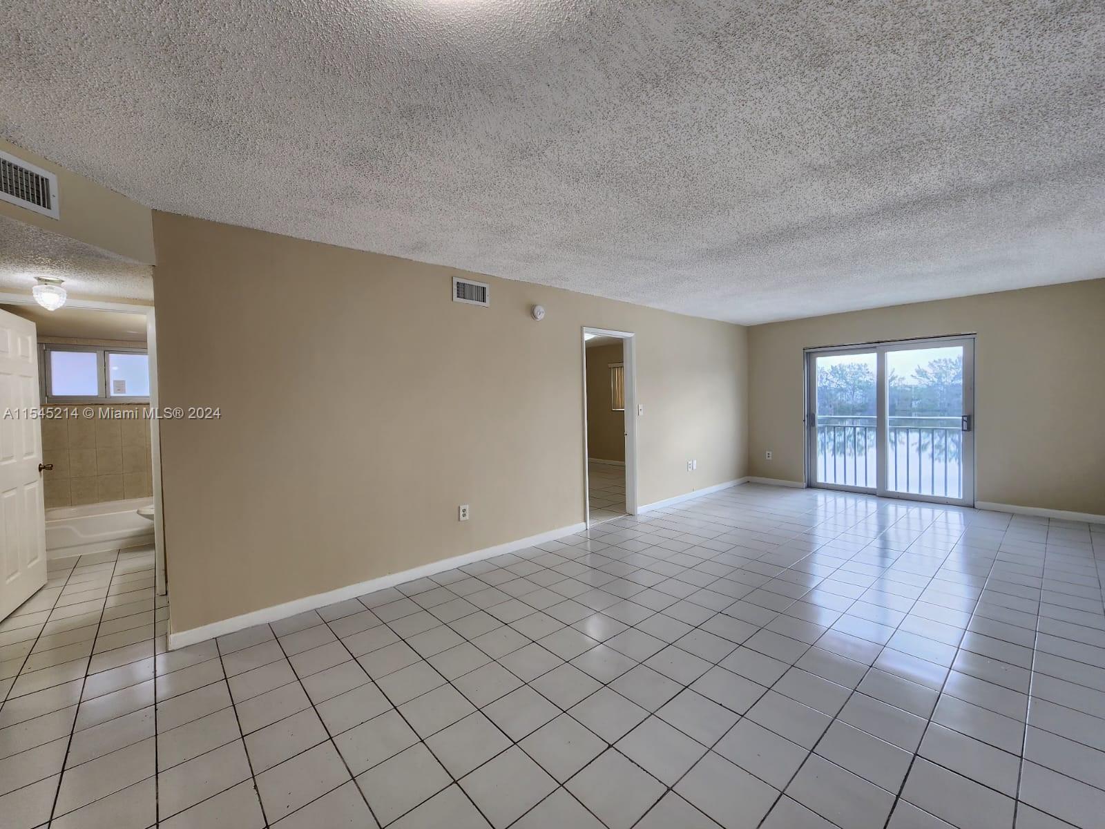 VISTA DEL LAGO I CONDO - Residential Lease