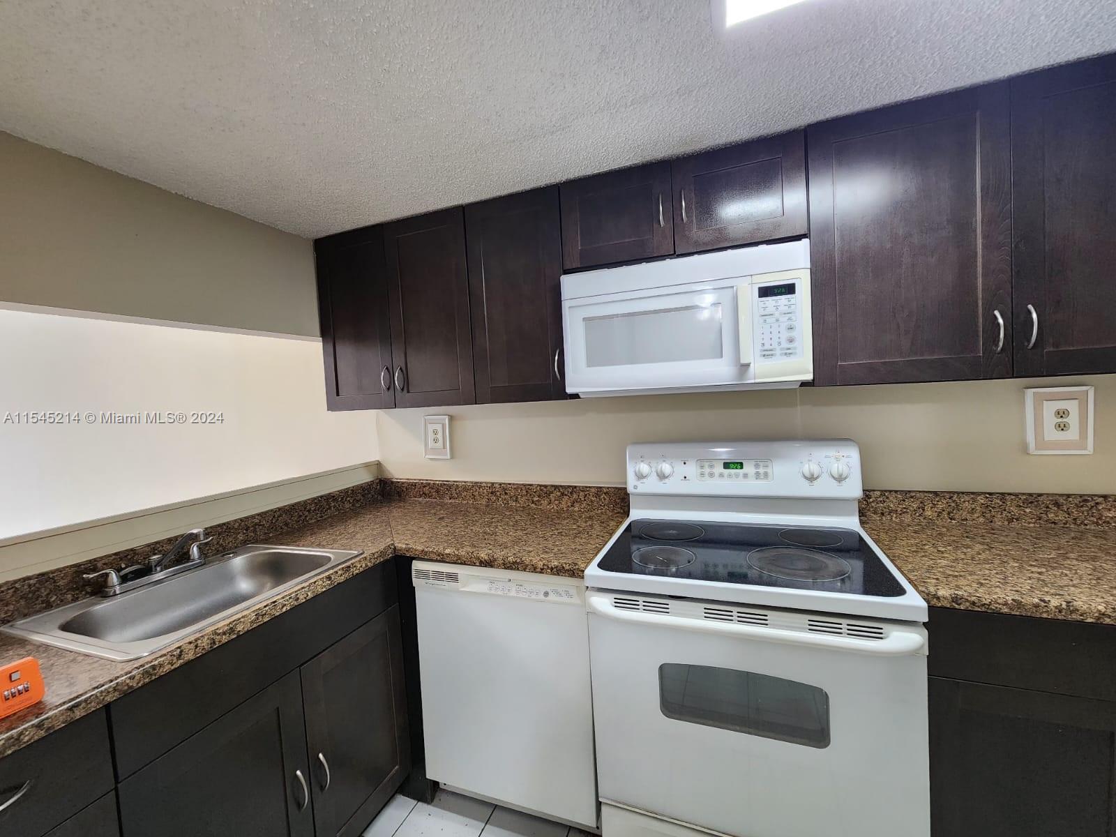 VISTA DEL LAGO I CONDO - Residential Lease