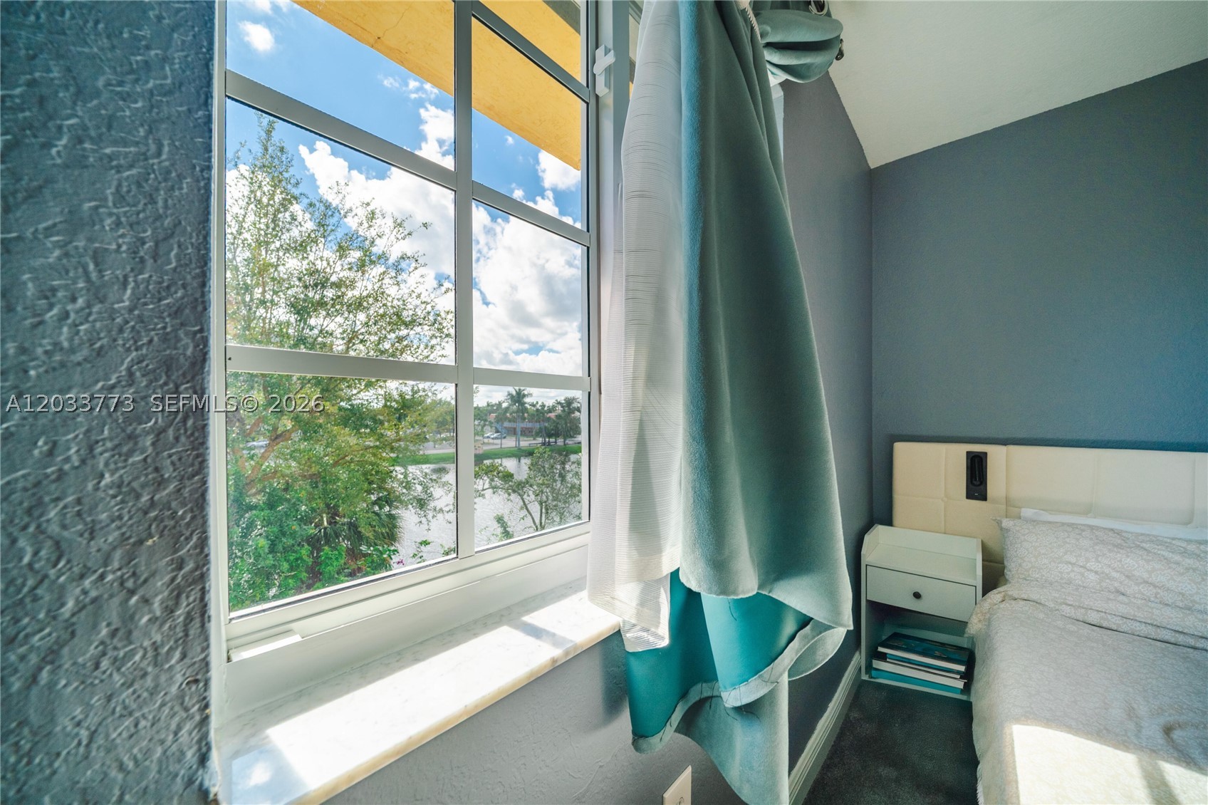 AQUA VISTA TOWNHOMES COND - Residential
