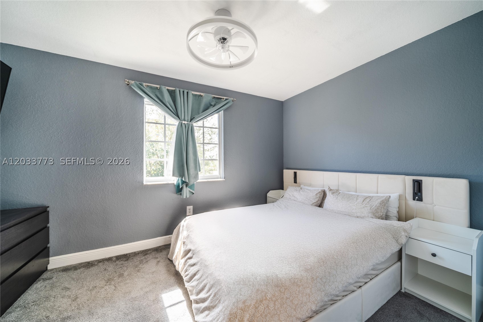 AQUA VISTA TOWNHOMES COND - Residential