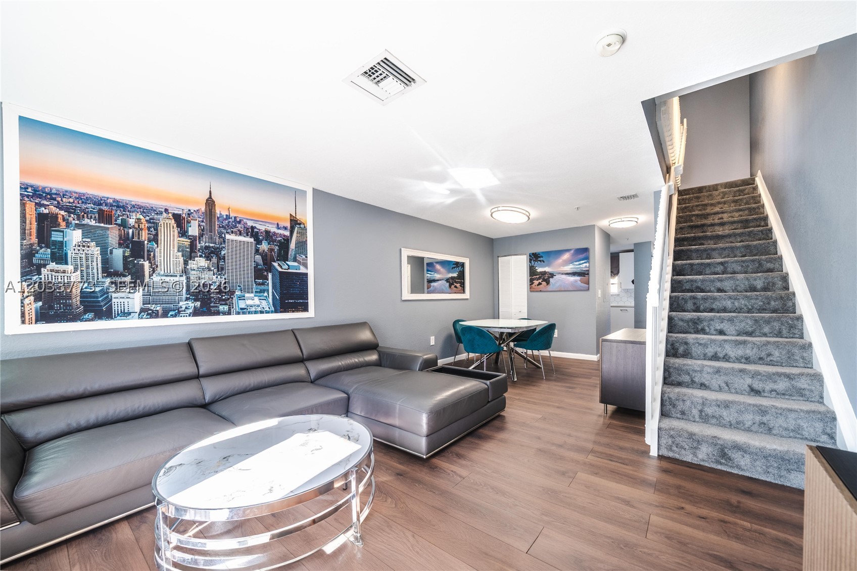 AQUA VISTA TOWNHOMES COND - Residential