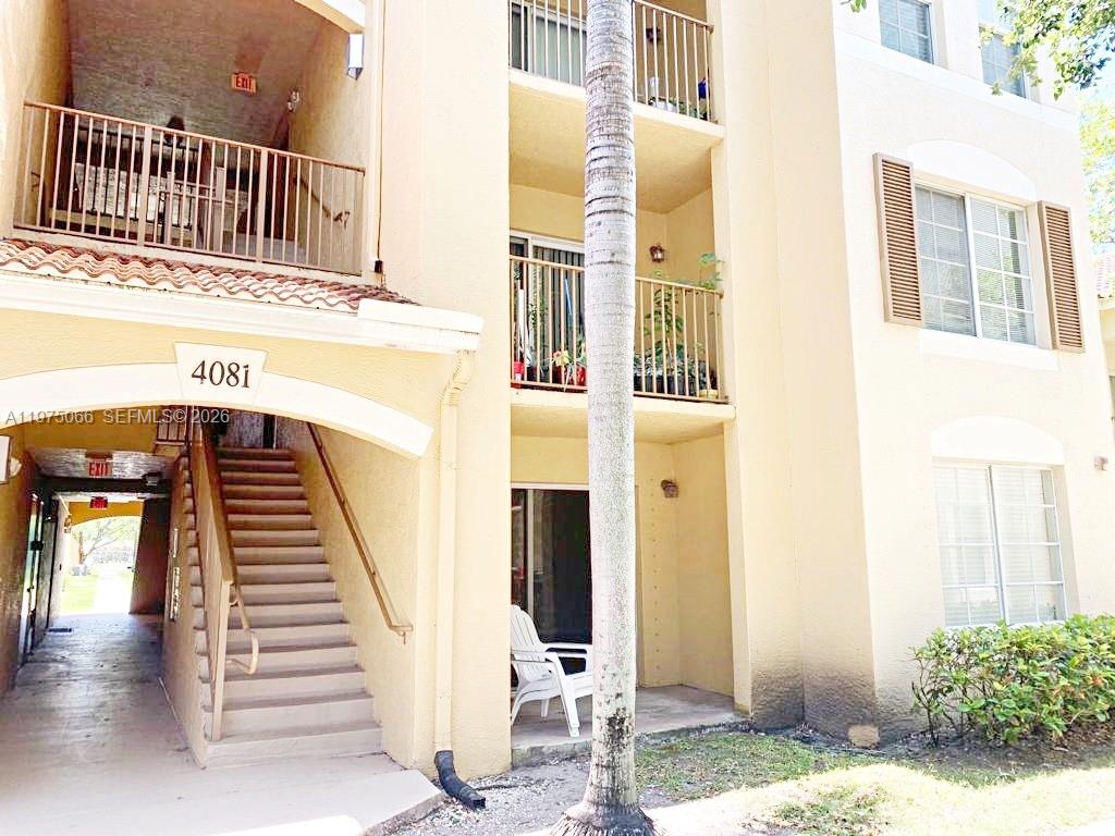 EMERALD ISLE AT LAGUNA LAK - Residential