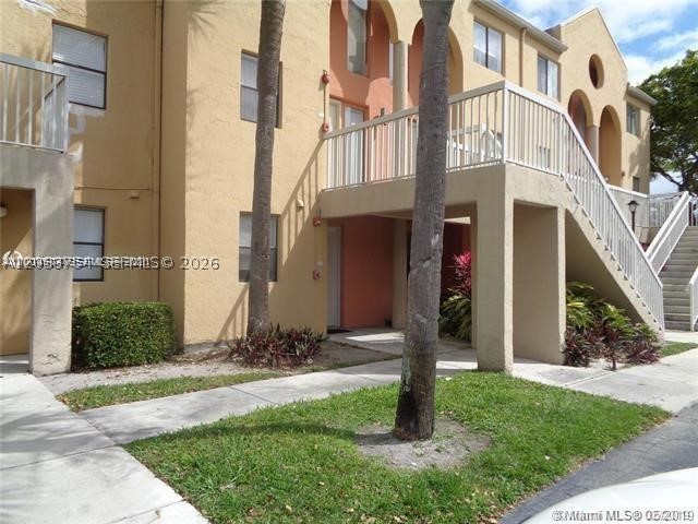 VILLAS AT LAKEVIEW CONDO - Residential Lease