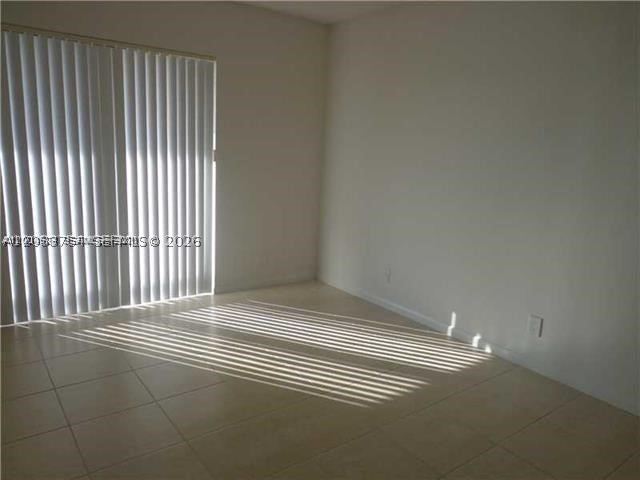 VILLAS AT LAKEVIEW CONDO - Residential Lease