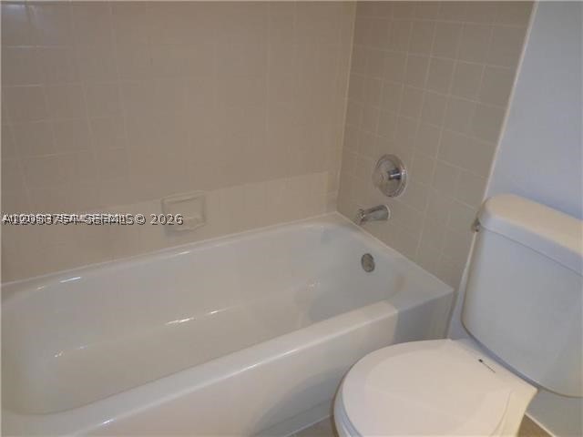 VILLAS AT LAKEVIEW CONDO - Residential Lease