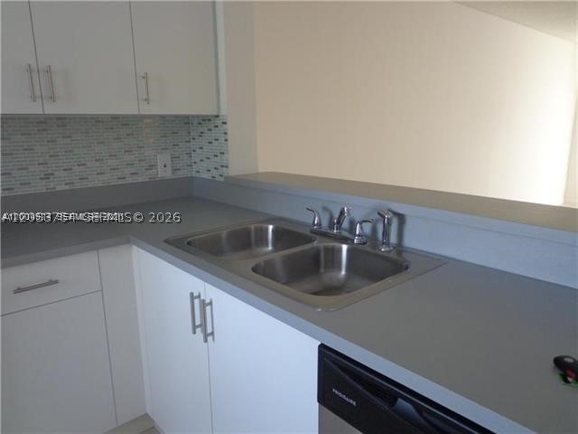 VILLAS AT LAKEVIEW CONDO - Residential Lease