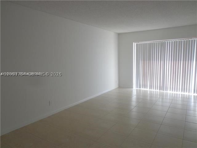 VILLAS AT LAKEVIEW CONDO - Residential Lease