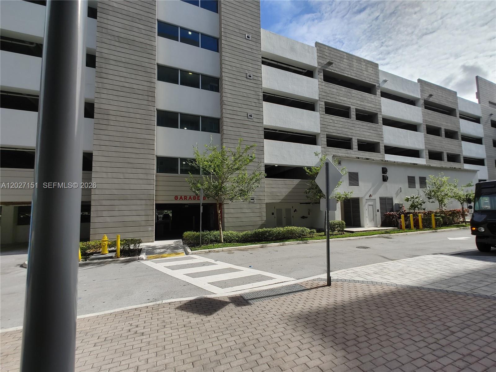 MIDTOWN DORAL CONDO 4 - Residential Lease