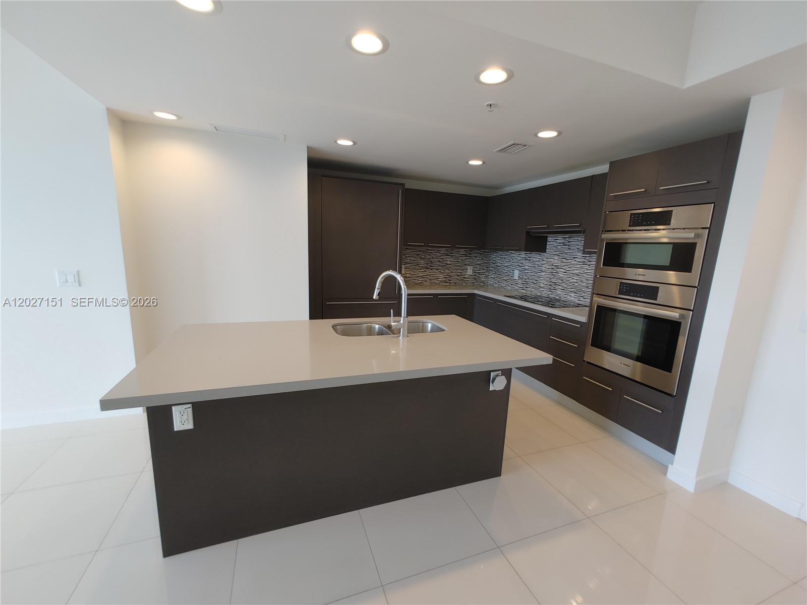 MIDTOWN DORAL CONDO 4 - Residential Lease