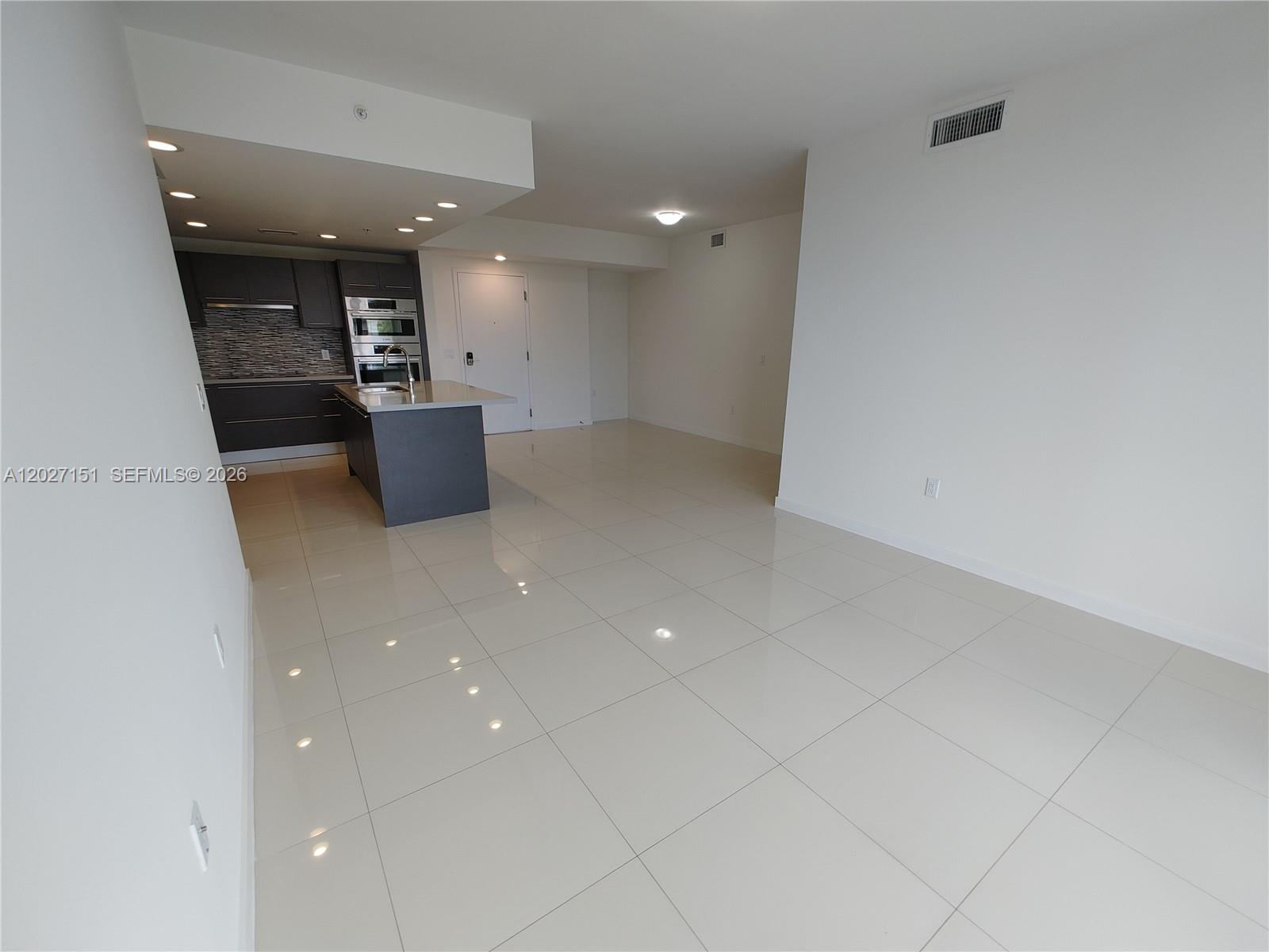 MIDTOWN DORAL CONDO 4 - Residential Lease