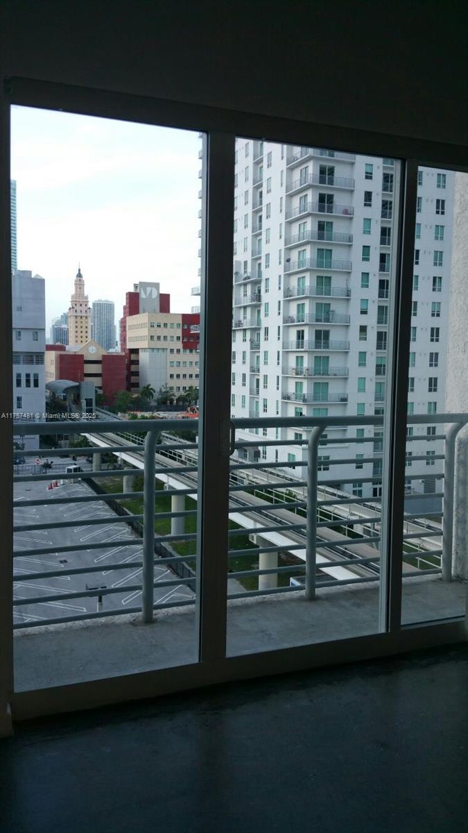 THE LOFT DOWNTOWN II COND - Residential Lease