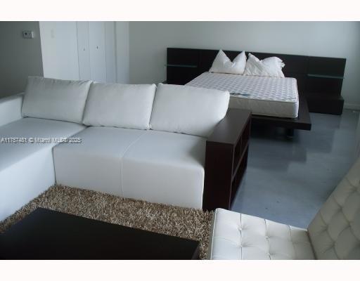 THE LOFT DOWNTOWN II COND - Residential Lease